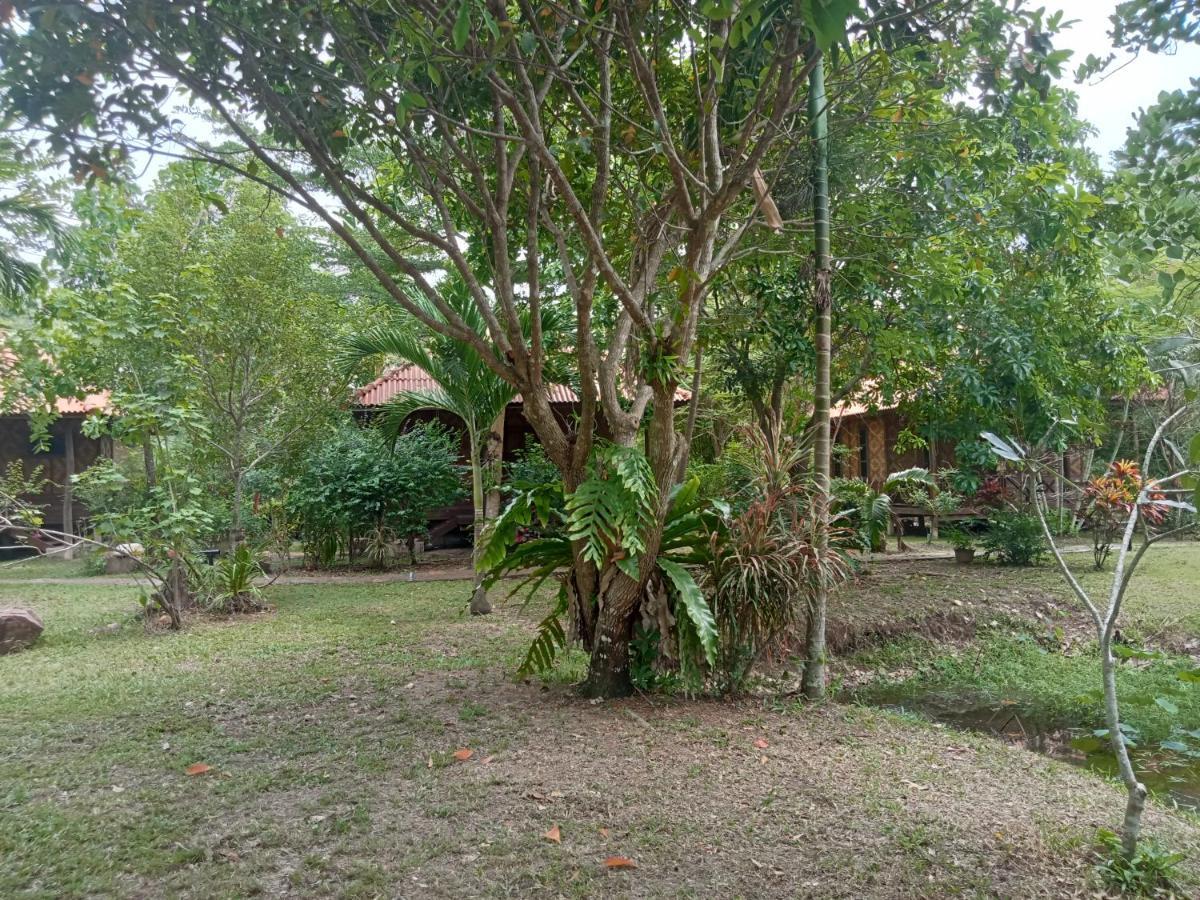 Ban Ban Bangalow Koh Jum Buitenkant foto